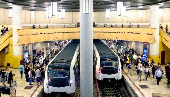 BUCHAREST ROMANİA METRO